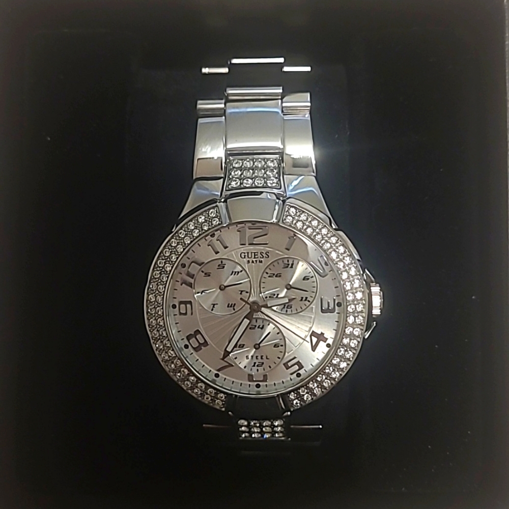 Guess Stainless Steel Ladies wristwatch NEW